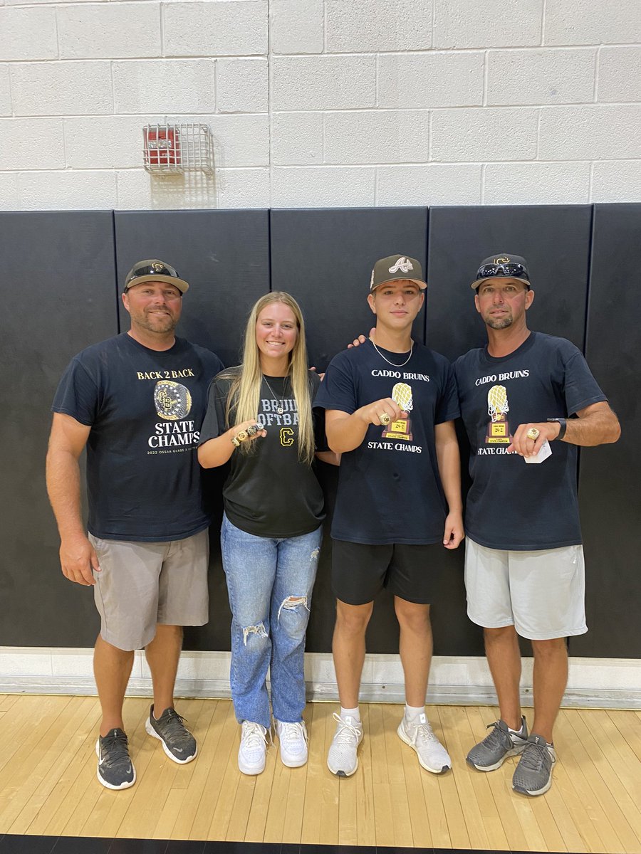 lee_kadey's tweet image. Got our fourth ring yesterday for softball, and basketball boys got their first!! So proud of both boys and girls!! 
#backtobacktobacktoback #hardware