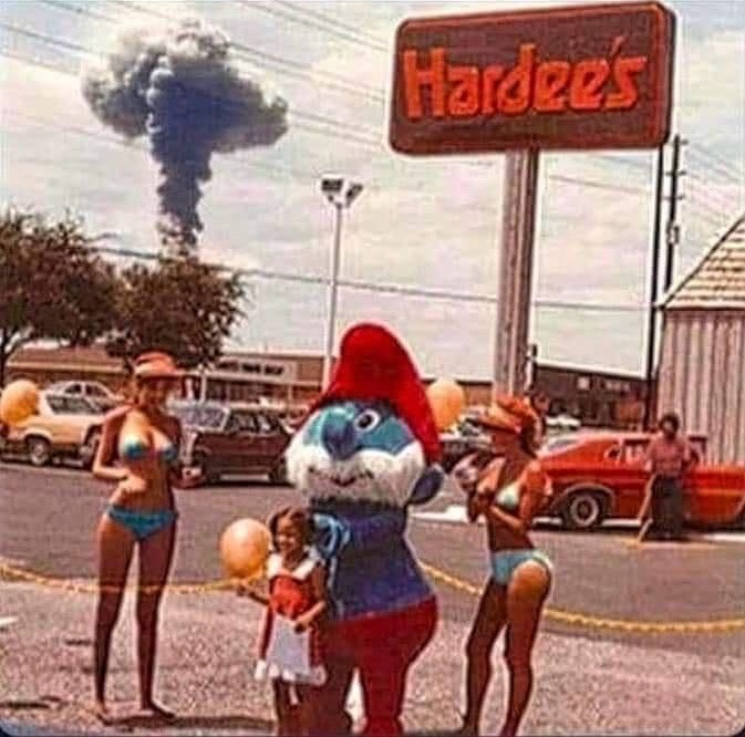 IllyNOTLilly's tweet image. If someone asks, what was it like in the eighties? Show them this picture 😍