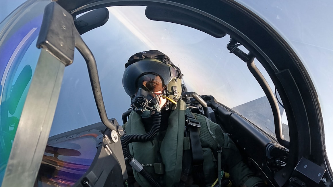 4Viewers's tweet photo. Deploying for the first time, pilot Ben faces a life-or-death decision over Syria, and RAF Lossiemouth's station warrant officer prepares for one of the biggest events on the military calendar. #TopGunsC4 #InsideTheRAF, 9pm on @Channel4 https://t.co/DzosUnXFMP