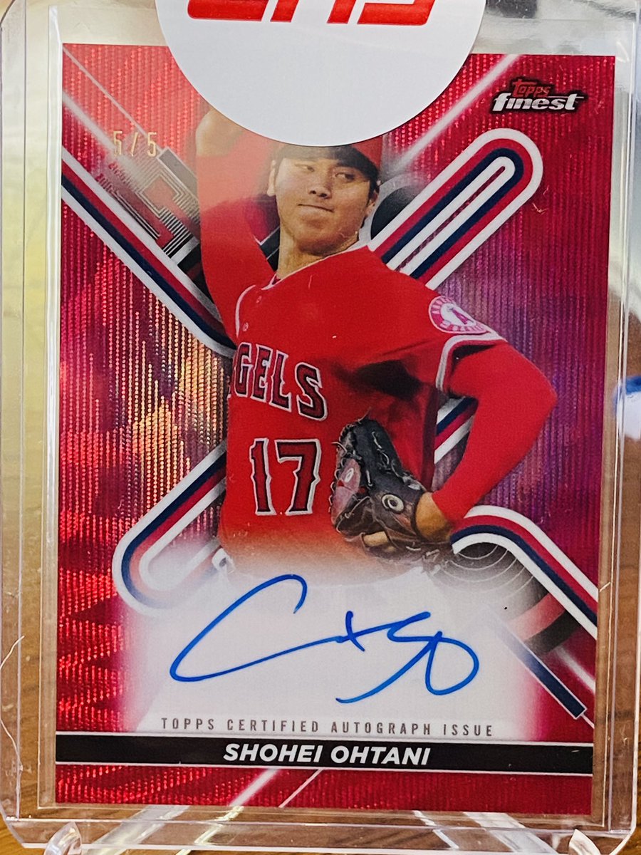When I went to bed last night, I had just experienced the greatest mail day ever. So OF COURSE this happens….This one is on me 😞<a href="/CardPurchaser/">Card Purchaser</a> @HiveCards #thehobby #Ohtani