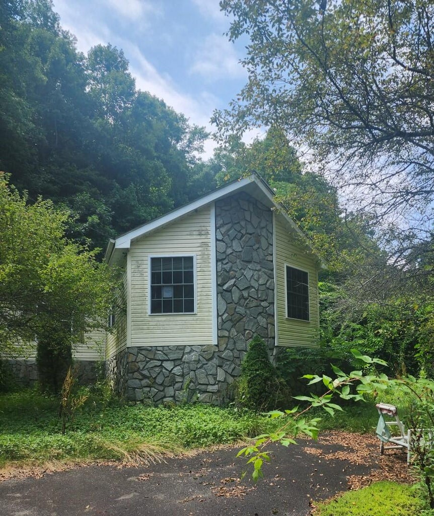 ARforeclosures's tweet photo. 101 Miller, #Trade, #TN - $259,000: MLS 9955967 - Residential - 3BR, 2BA → https://t.co/K0naAqHAk5 https://t.co/SylFLY13AG