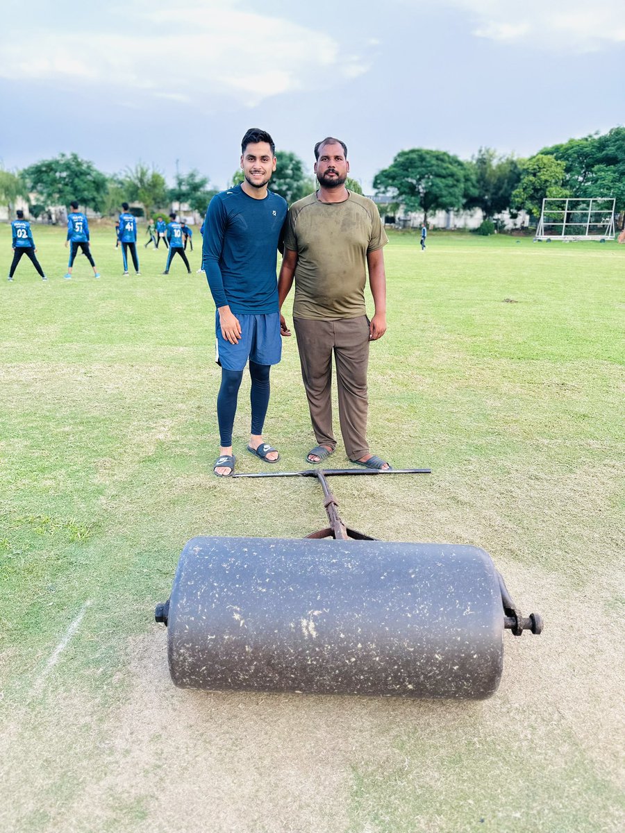 mehranmum's tweet photo. Behind every perfect practice, there are unsung heroes like Nasir Bhai  who work tirelessly. I've witnessed his dedication throughout my cricket journey. 🙌 
#cricket  #Groundman #Afgvspak https://t.co/Kl8u4L8uZr