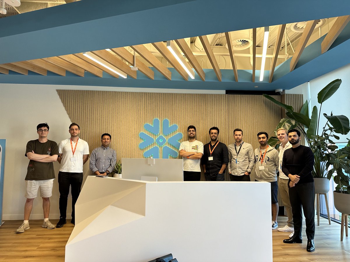 Our Data Science Team took a trip to Snowflake's London office, and it turned out to be both informative and enjoyable. They got a deep dive into the newest updates and learned about some cutting-edge features in data science while enjoying the pleasant London weather together!🌟