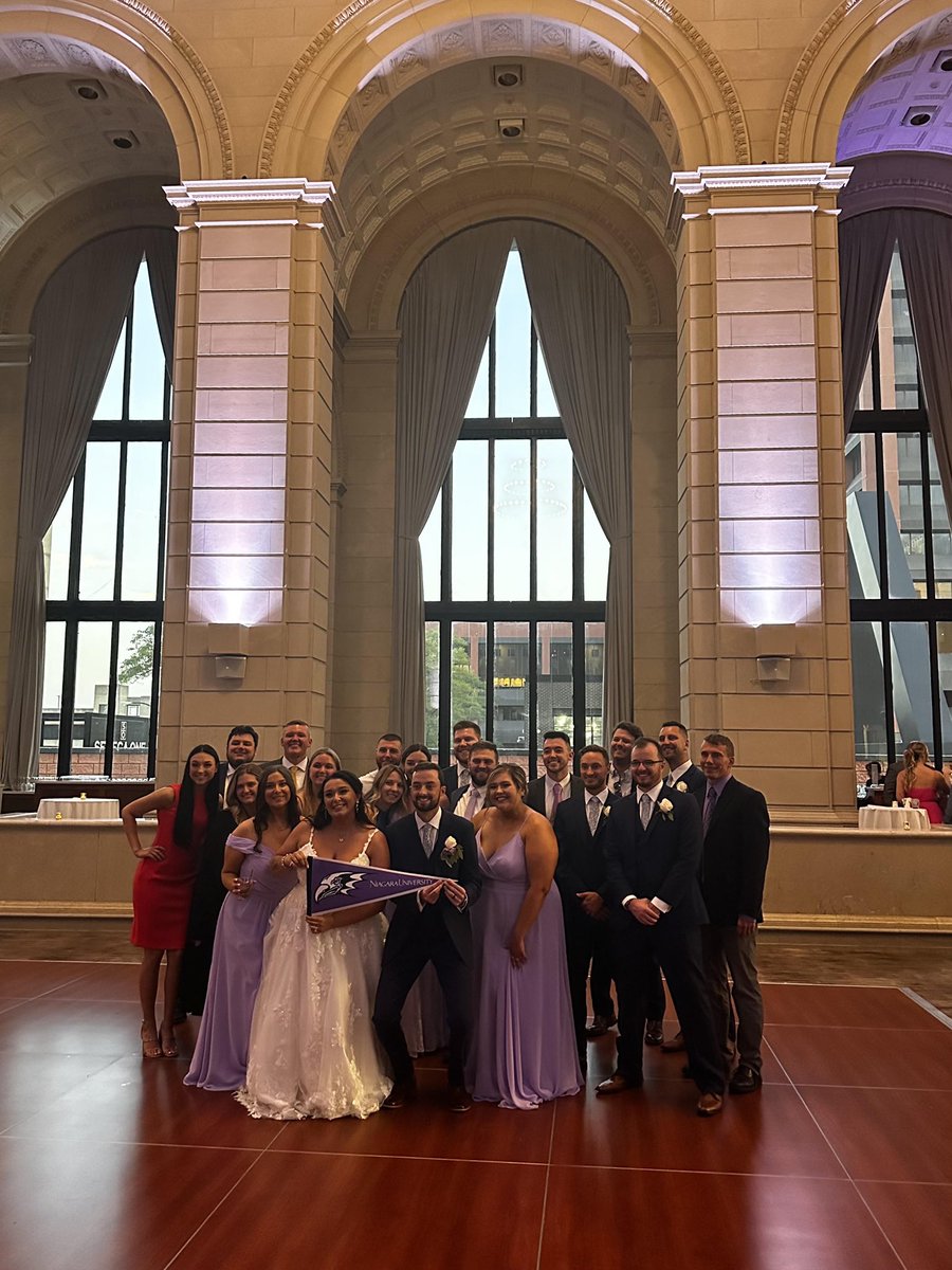 Another Purple Eagle Love Story 💜

Elizabeth Bennage, '18 and Jason Wisely, '18 were married this past weekend with fellow <a href="/NiagaraUniv/">Niagara University</a> Alumni by their side. 

Go Purple Eagles!