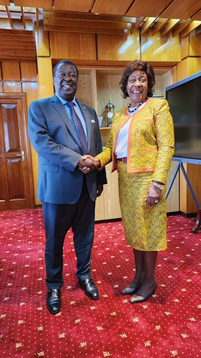 migosi_brian's tweet photo. Interests first ,wekeni Kwa lungs. https://t.co/HTeujKuMdj
