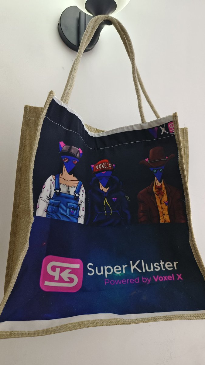 Barter_vxl's tweet photo. @TimTannerVXL_ Can I take Tim away about the #Superkluster bag?😂 https://t.co/liuBzf6ggG