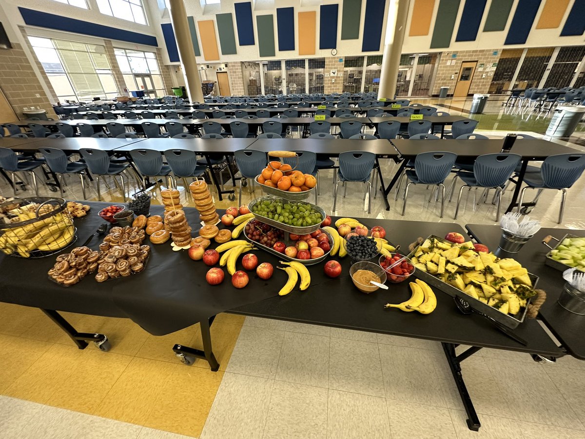 NISDHarlan's tweet photo. Hands down the BEST PTSA around! Thank you ladies for all you do for the faculty and staff of Harlan High School! #TeamHarlan @HarlanPtsa https://t.co/3pPya20N2V