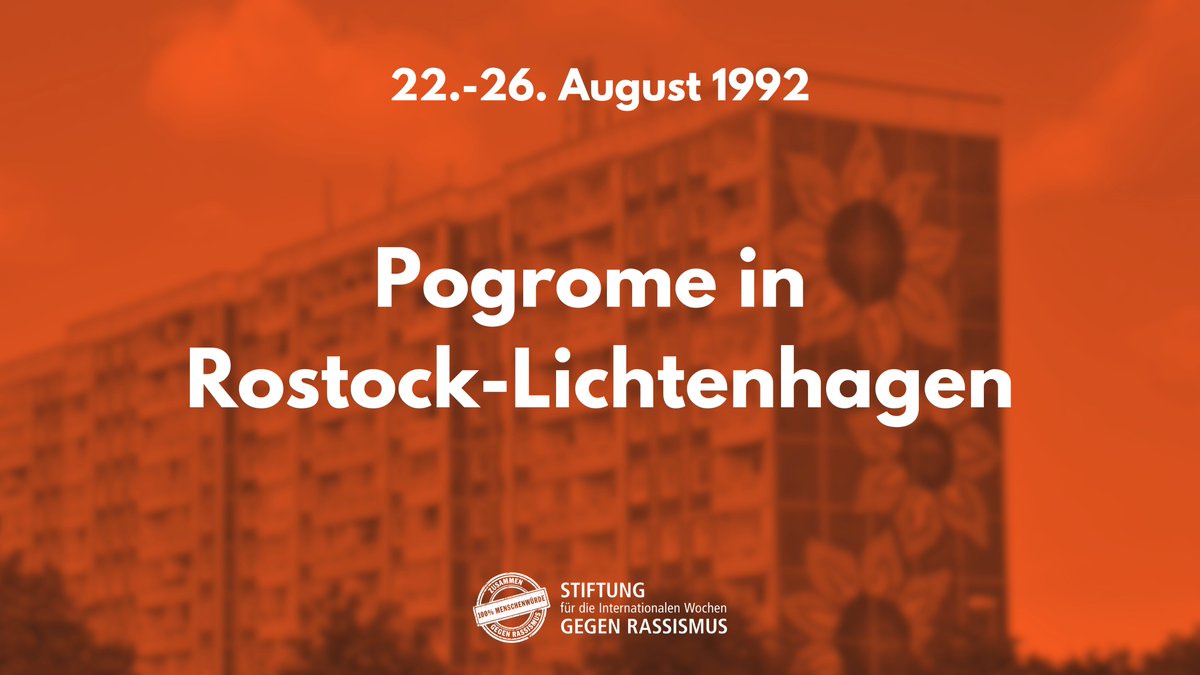 Bei rassistisch motivierten Ausschreitungen in Rostock-#Lichtenhagen griffen vom 22. bis 26.8.1992 mehrere hundert Personen die Zentrale Aufnahmestelle für Asylbewerber*innen im #Sonnenblumenhaus an. Sie zählen zu den massivsten rassistischen Übergriffen in Deutschland seit 1945.