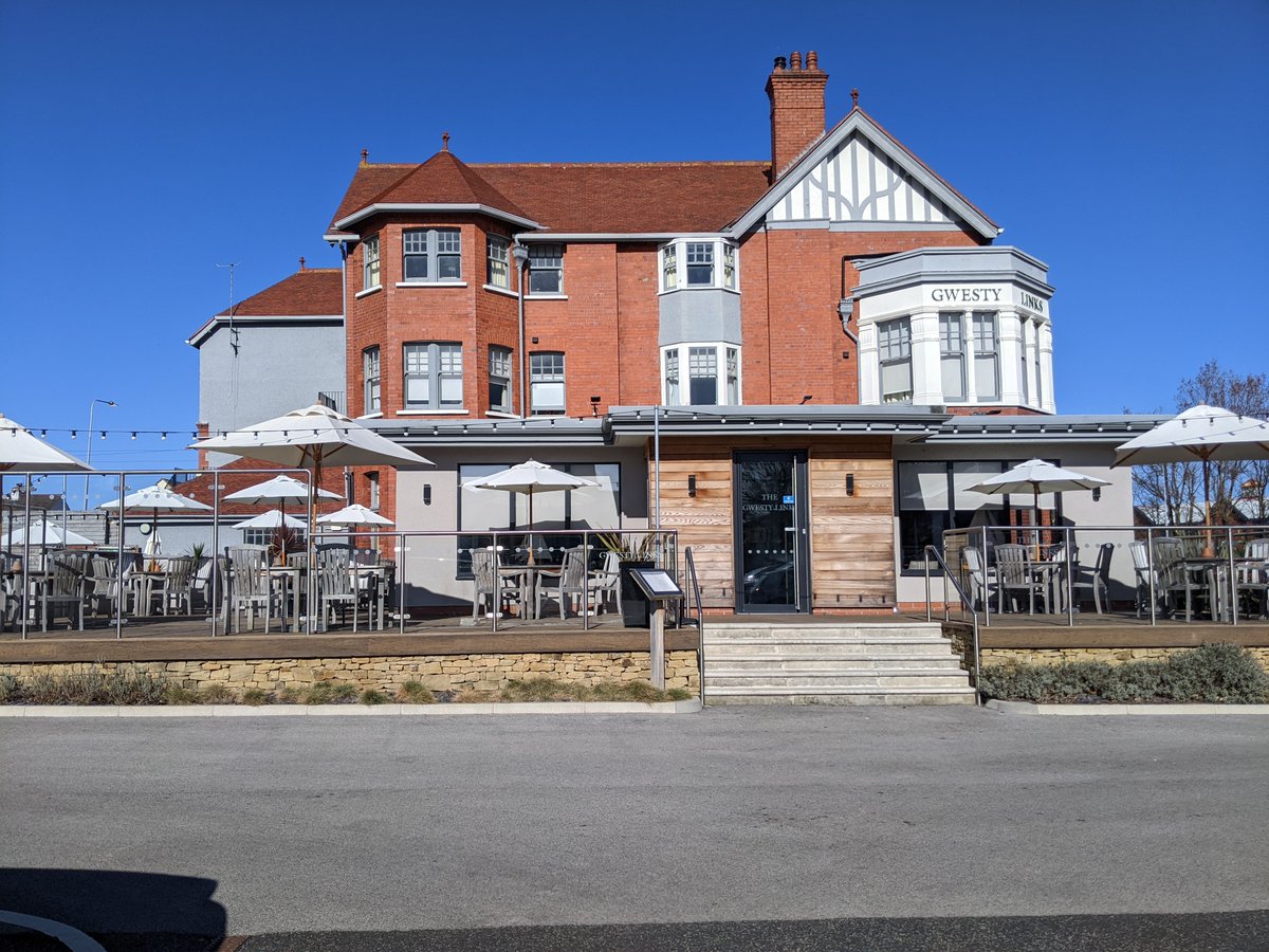 What a beautiful day we are having today!☀️☀️

Pop down and enjoy the sunshine with a beer on the terrace!☀️☀️

#northwalessocial #Llandudno #dogfriendly