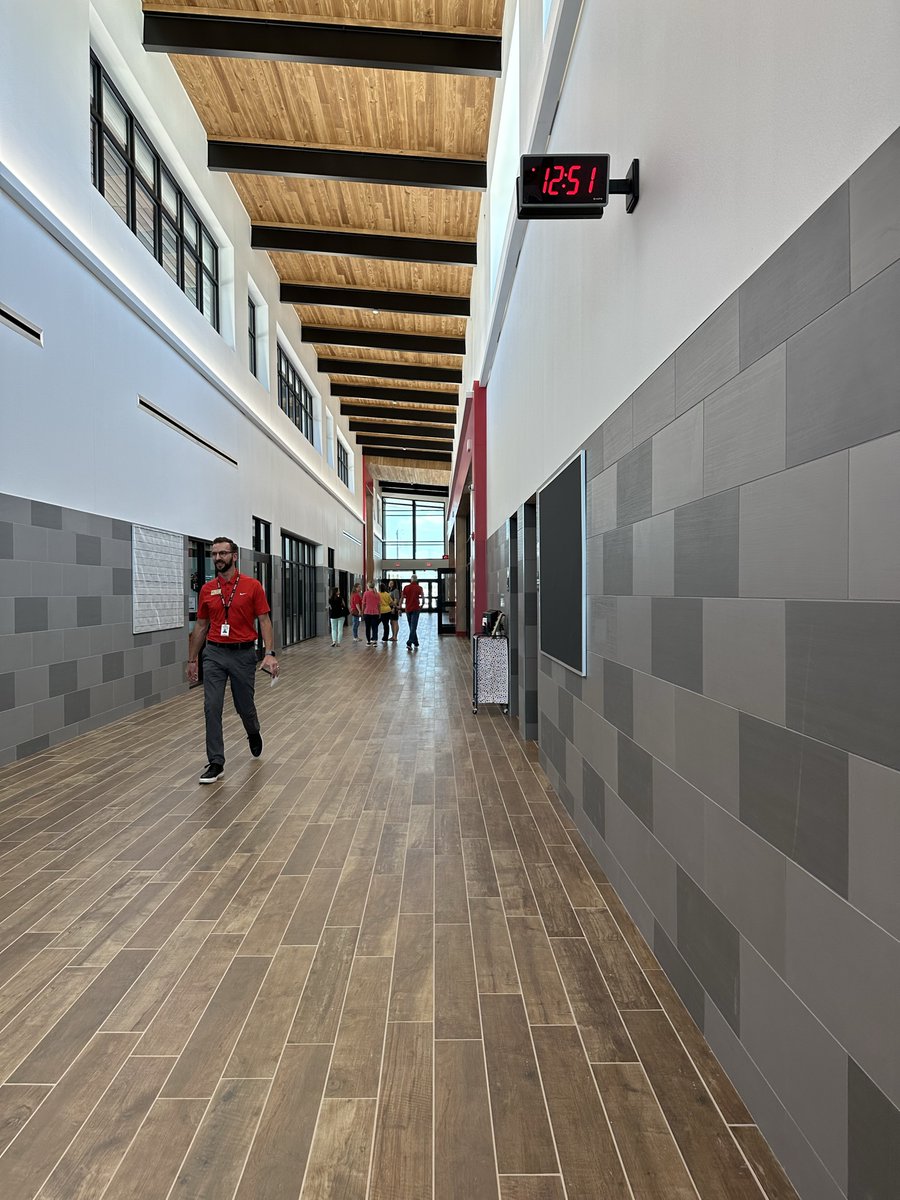 HuckabeeInc's tweet photo. 🎉 Another celebratory day spent with our partners — @SECardinals is officially open! 

Congratulations to @melissaisd on the successful completion and grand opening of their new facility!

#MOREthanarchitects #RibbonCutting #BacktoSchool #MelissaSchools #CardinalJoy https://t.co/qhNeZFukWx