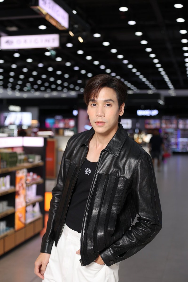 "เจมีไนน์ – โฟร์ท" เตรียมระเบิดโมเม้นต์สุดฟินแบบเอ็กซ์คลูซีฟ  

อ่าน m.facebook.com/story.php?stor…

#เจมีไนน์โฟร์ท #GeminiFourth #jesjpp #pimtdao #mind_napasasi #EVEANDBOY #EVEANDBOYThePrestigeofBeauty2023 #UPDATETODAY #ข่าว #ข่าวบันเทิง