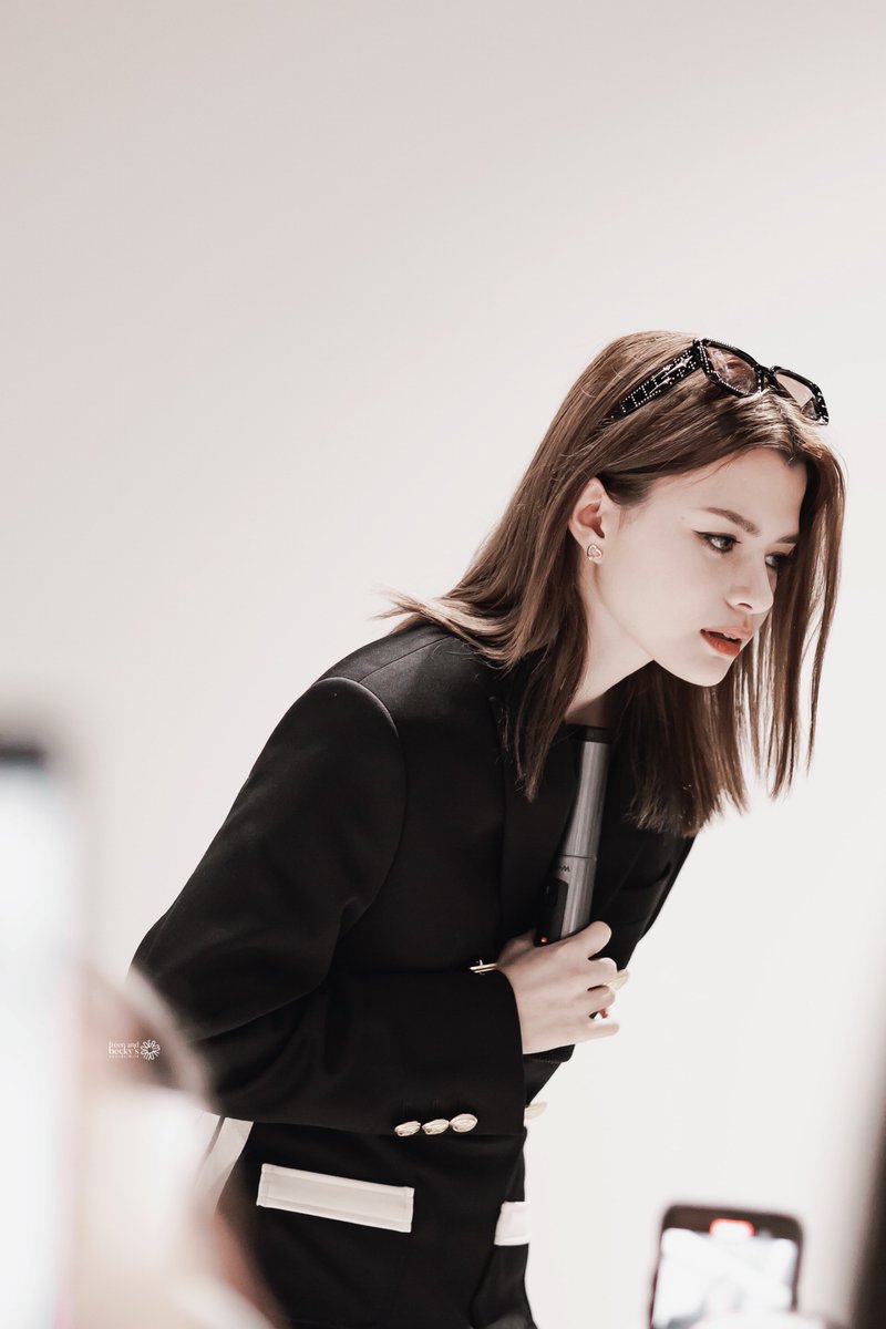 ‧₊˚ ☁️⋅♡𓂃 ࣪ ִֶָ☾.

#GentleMonsterxBecky
#beckysangels