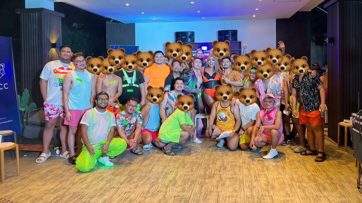 TiyoOSO's tweet photo. Nagpahinga lang ako ng ilang araw, pero eto naaa. Hahaha. My BDCC Appreciation post. Dahil nauna na ako kay DeeDee, would like to thank all those who attended the pool party. Di ko na kayo iisa-isahin, ang dami nyo. 😂 #BDCCLoveNPride #WeAreHappyBears #NeverGoSolo w/ @midoko_ph https://t.co/OCyekL4ieK