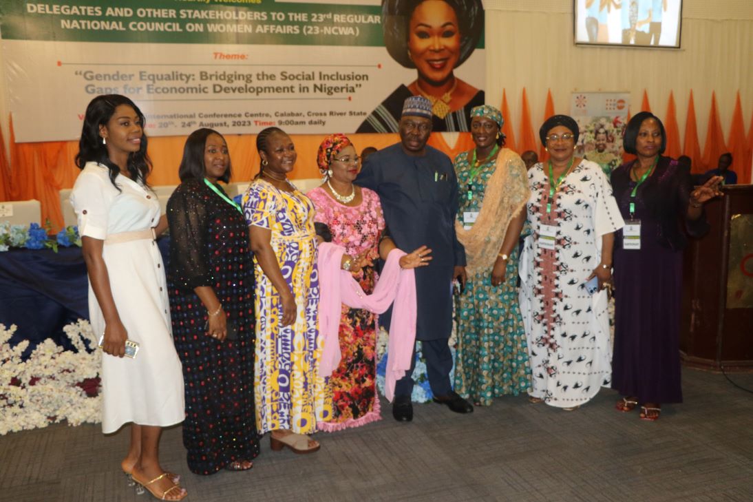 nfwp_sup's tweet image. From Calabar, the capital of Cross River State, NFWP led by it National Project Coordinator Mrs. Ruth PMshelia pose for photographs with some high ranking officials of the Federal Ministry of Women Affairs &amp;amp; other partners at the venue of the ongoing 23rd NCWA. #day4 #NCWA #NFWP