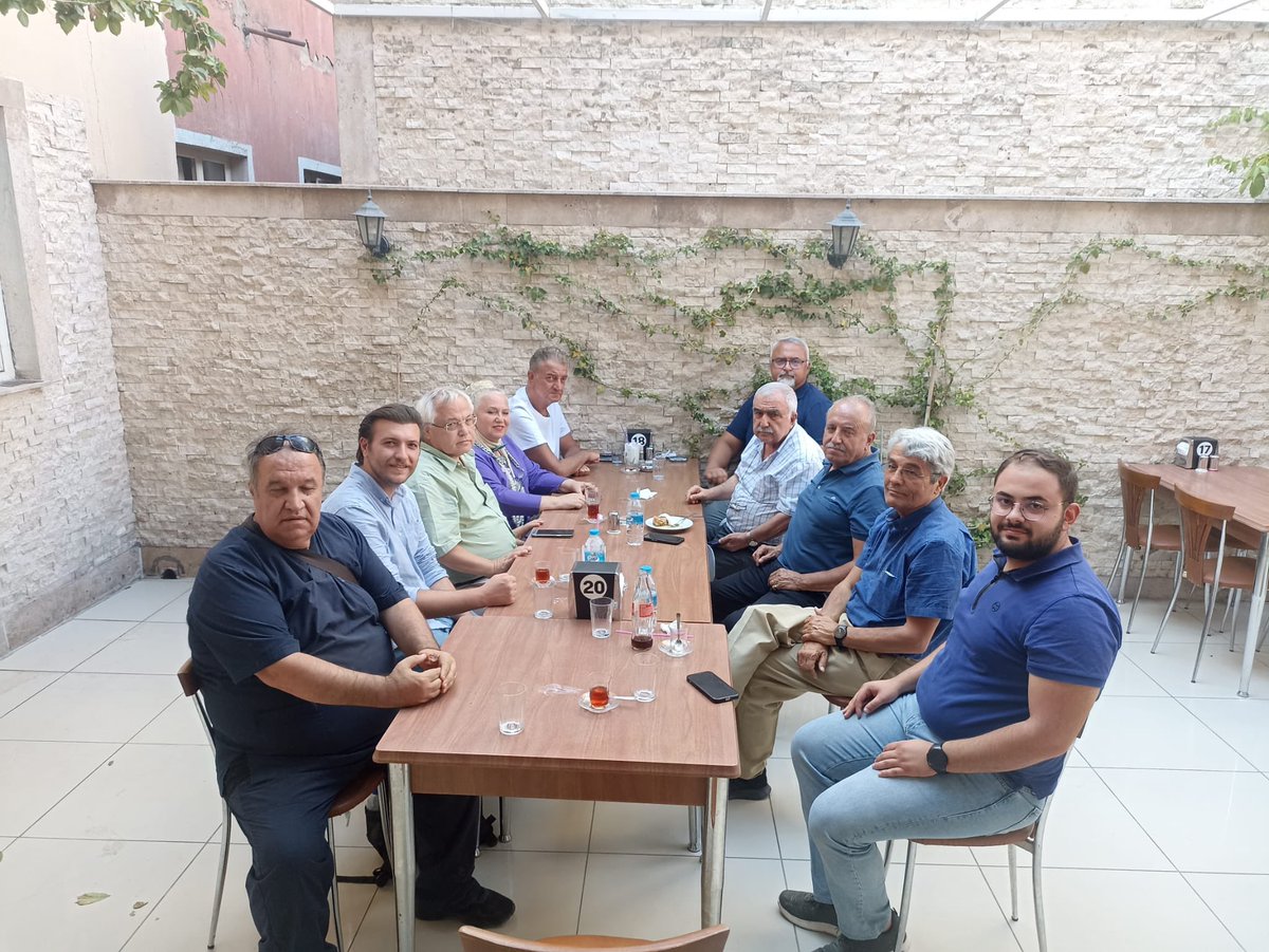 Atatürkçü Düşünce Derneği GYK Toplantısını yapmak,24-26 Ağustos Kocatepe Gençlik Kampımızda gençlerimizle buluşmak ve Büyük Taarruz’un 101.yılında da Zafer Yürüyüşü’ne katılmak için Afyonkarahisar’dayız.
Şube Bşk.muz Veli Cengiz ve yönetimine teşekkür ediyoruz.
<a href="/add_genelmerkez/">Atatürkçü Düşünce Derneği</a>