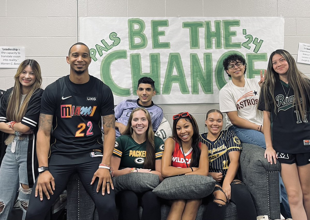 MaydeCreekPals's tweet photo. PAALS 23-24 is Teamed up and locked it!!! #BetheChange #RPND @MCHS_Rams https://t.co/zwqFU66zae