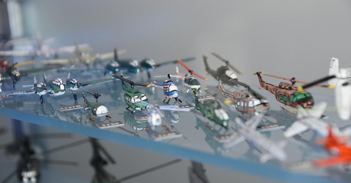 ERAUPrescott's tweet image. The @hazylibrary is home to the world&apos;s largest to-scale collection of miniature airplane models. The Collection is comprised of 5,825 pre-flight, private, commercial, military, and rocket models. Stop in to see the display, it&apos;s open to the public! #GoERAU #HAZYLIBRARY 🦅 📚