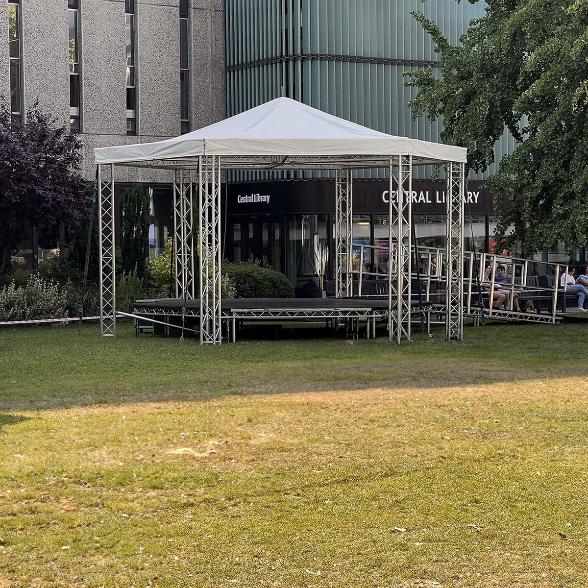 It was great to be back at @imperialcollege earlier this season providing 2 of our outdoor structures for there annual event, Great Exhibition Road Festival, right in the heart of our capital. 🇬🇧☀️

#WeMakeEvents #Stage #London #Summer #SummerEvent #OutdoorStage