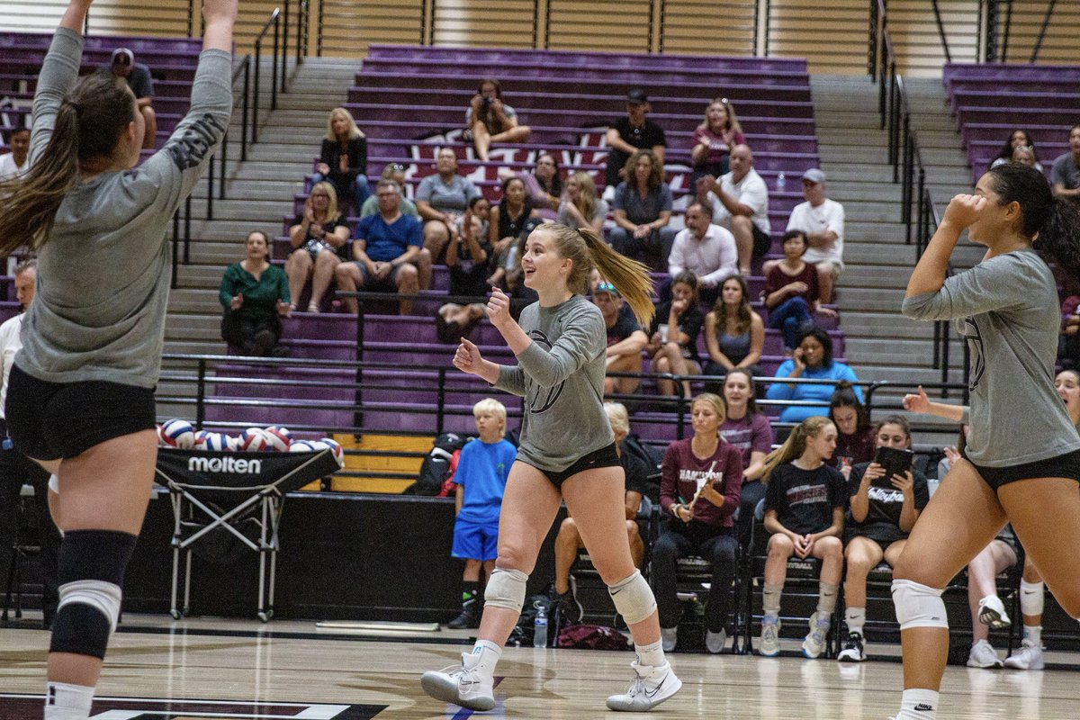 kimberpower's tweet photo. .@huskiesvb18 season is coming 😁😁 https://t.co/BHmodmCCVO