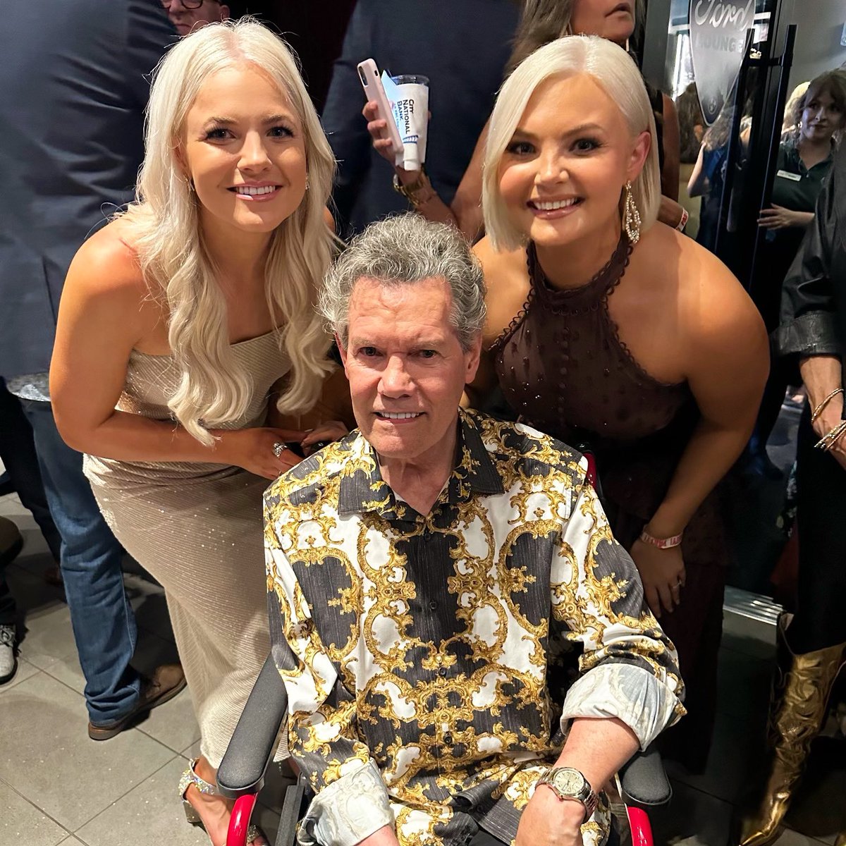 A true honor to meet you @randytravis 🥹🫶🏻