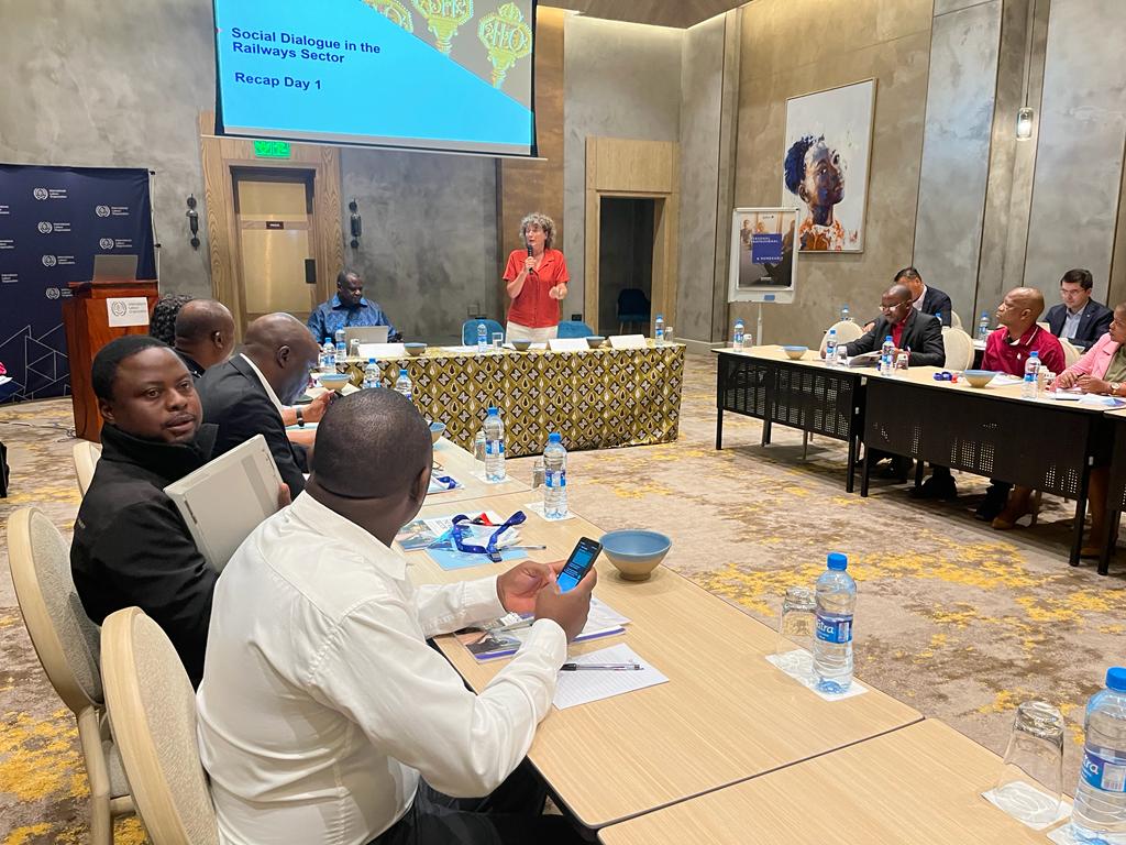 📢Happening Now in 🇿🇲#SocialDialogue regional workshop aimed at training of tripartite representatives on #bestpractices #opportunities & #challenges for #socialdialogue in the railways 🚃sector in respective countries 
#EconomicGrowth 
#SocialDialogueRailwaySector 
#TransportHub