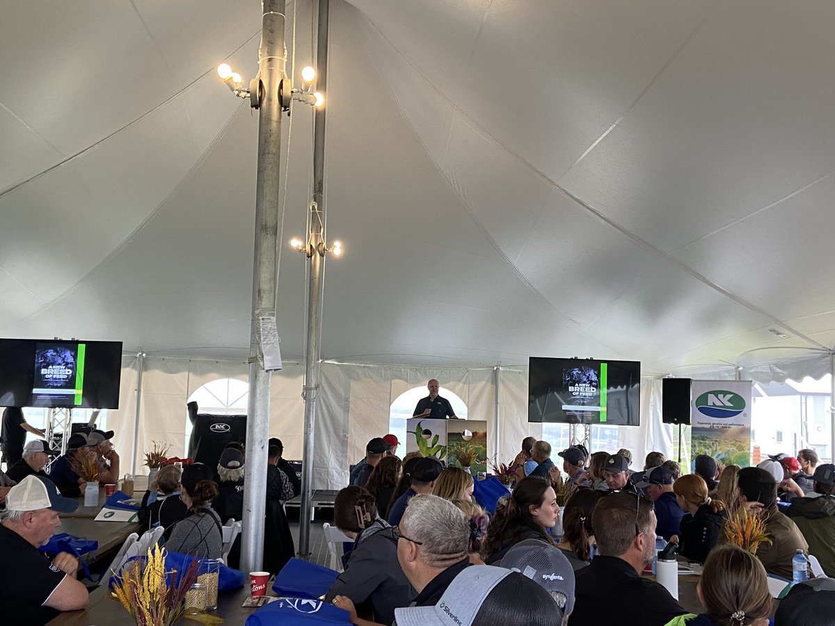 NKSeedsCanada's tweet photo. The #NKShowcase is in full swing! Thanks to everyone for coming out to our Arva #Ontario facility. We’re excited for an interesting &amp; informative day talking about #corn &amp; #soybeans. ❤️🌽🌱 https://t.co/mAY3odu110