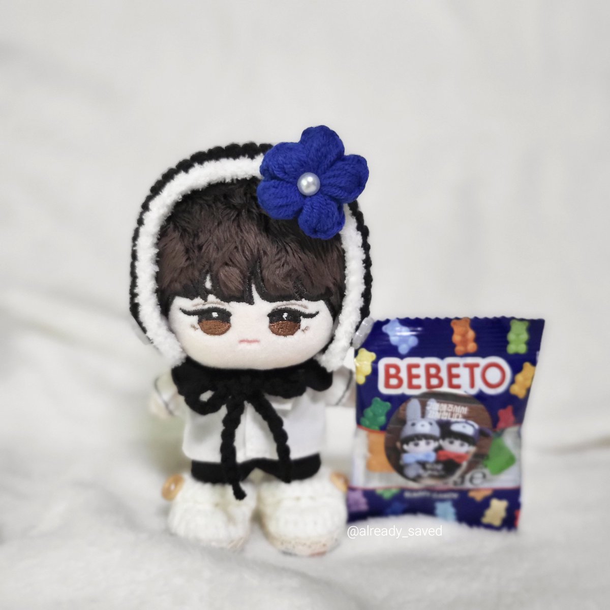 <a href="/kking2_99/">낑옷장𖤐</a> 볼끼 진짜 귀여워요 챙겨주신 꽃핀까지 야무지게 꽂아봤는데 밤톨시은이한테 완전 찰떡이에요🥹🥹 감사합니다❤️