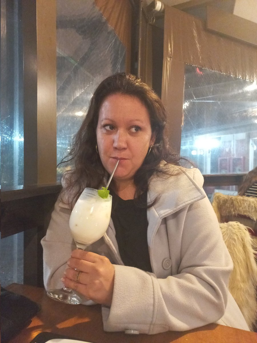 Guia_Sharon's tweet photo. No dia 16 de agosto, não tínhamos com quem deixar o Gui para sairmos e nos curtir a sós ... Então comemoramos em família em um rodízio de hambúrguer. 
Ontem sim! Comemoramos com sucesso ✔️ Perfeita  nossa festa a sós kkkkk #festa #11anos https://t.co/RTz4o9hk2p