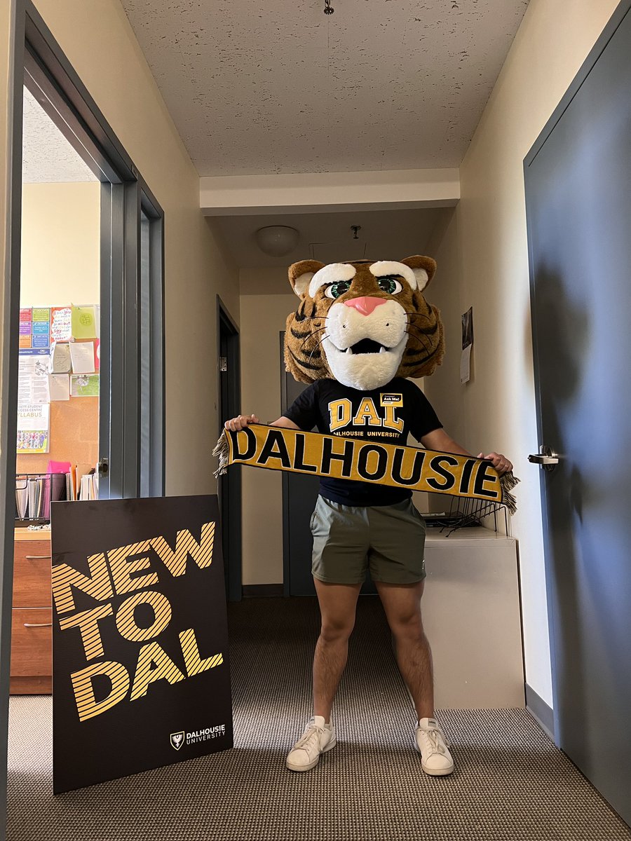 ErnestTJNg's tweet photo. The @DalhousieU Student Experience Team is gearing up for all of the #NewToDal students that’ll be here in less than a week! We are so incredibly excited!! https://t.co/WPNJoxEidT