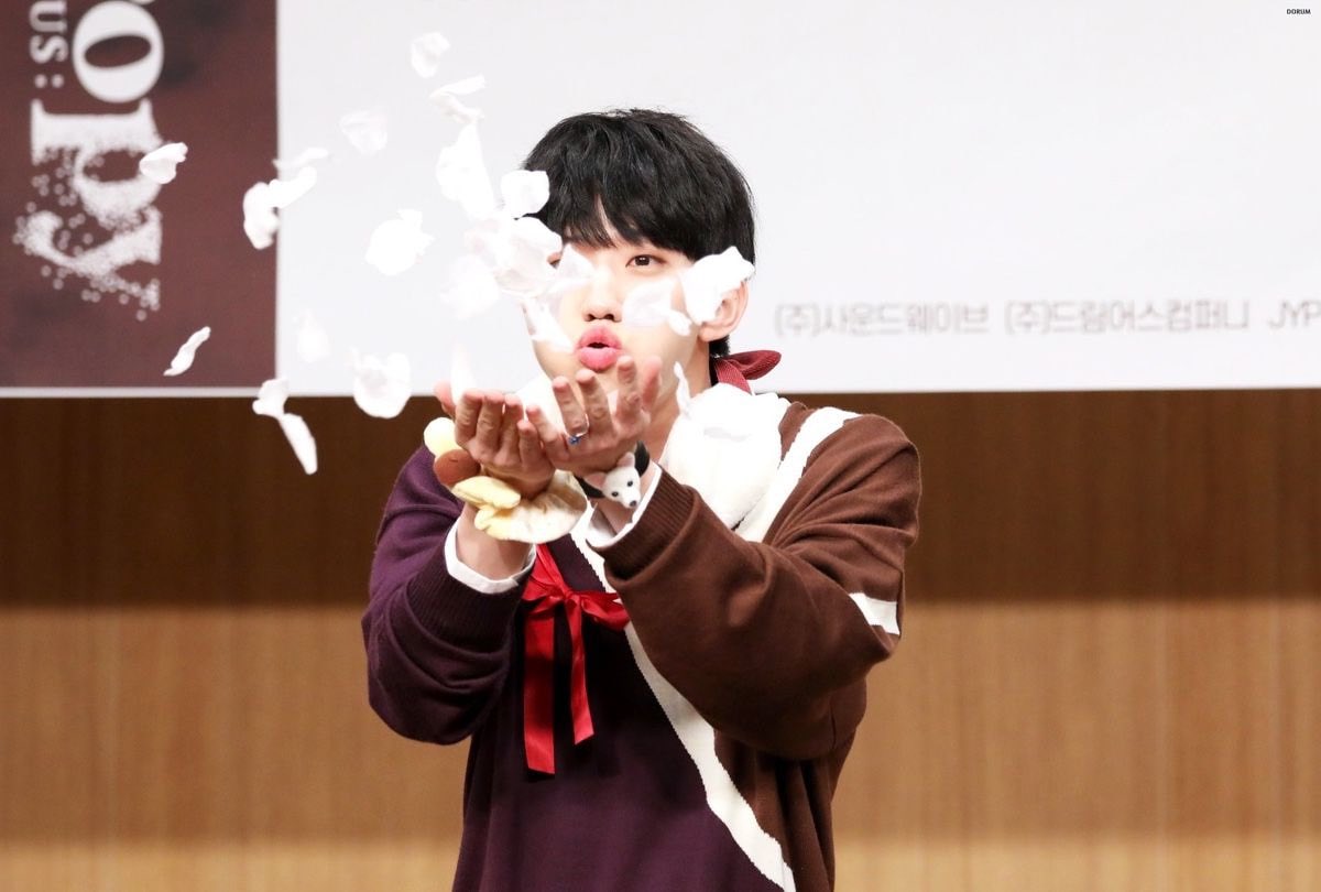 울 막내 도운이 생일 축하해 ❤️
#어쨌든간에_도운이_생일축하
#HAPPY_DOWOON_DAY