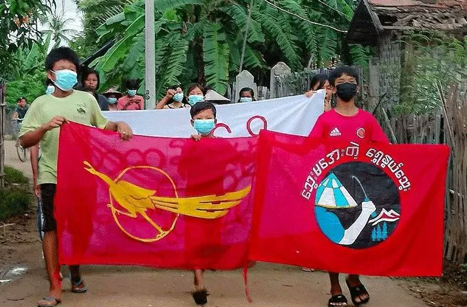 NantEiThandar's tweet photo. 3 children were injured and 1 was critically injured in a drone bombing by the military in #Hpruso Township, #Karen State.
#2023Aug24Coup
#DoMoreSingapore
#NoMoreDirtyDeals
#WarCrimesOfJunta
#WhatsHappeningInMyanmar https://t.co/ewVqkLAmUz