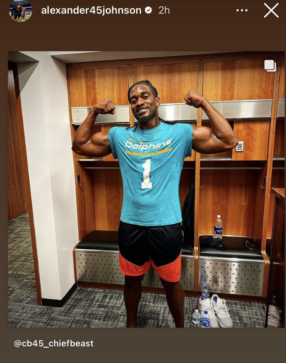 zachTNT's tweet photo. Former Tennessee linebacker AJ Johnson lands in South Beach https://t.co/zS7BITiMry
