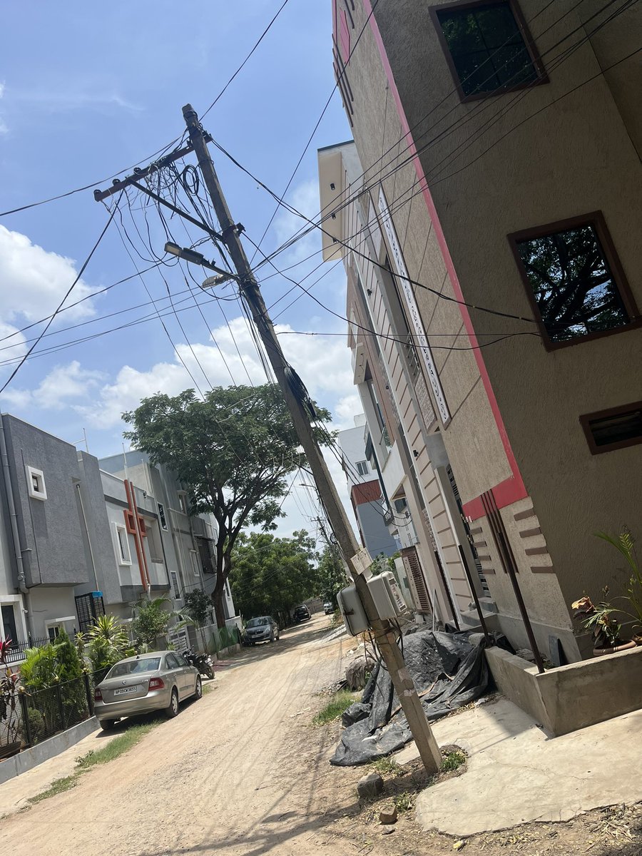 SripalB's tweet photo. @TsspdclCorporat Dear sir, the two electrical poles in our lane are about to fall down on the ground.pls do needful before someone got affected with this massive collapse.Location:Gopalreddy nagar, Vampuguda, Kapra-62
Contact: 9000943253 https://t.co/waOXxWnzjC