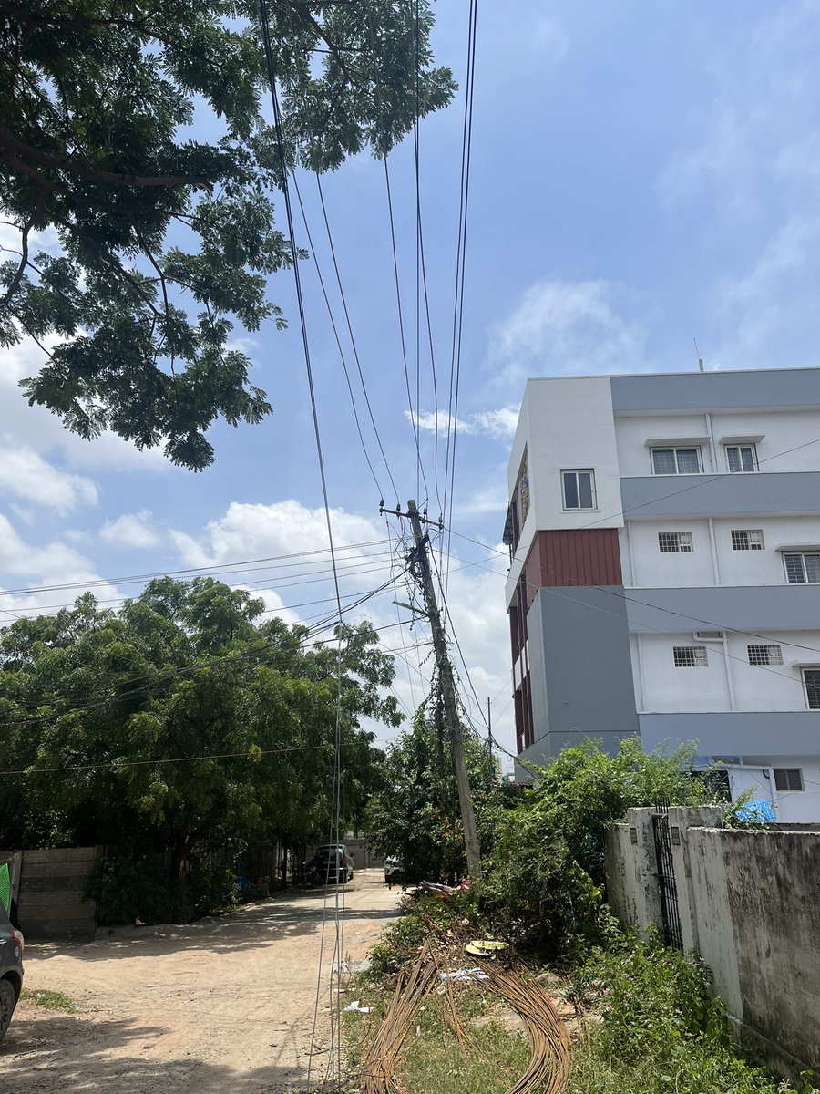 SripalB's tweet photo. @TsspdclCorporat Dear sir, the two electrical poles in our lane are about to fall down on the ground.pls do needful before someone got affected with this massive collapse.Location:Gopalreddy nagar, Vampuguda, Kapra-62
Contact: 9000943253 https://t.co/waOXxWnzjC