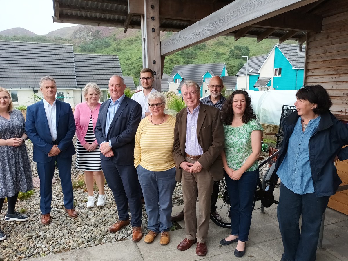 Lovely to be with <a href="/PaulMcLennan7/">Paul McLennan - MSP for East Lothian</a>
<a href="/More_HomesHIM/">More Homes Inverness</a> <a href="/HighlandCouncil/">The Highland Council</a> in #Gairloch  #Highland today to talk about all things #communityledhousing #affordablehousing #communityempowerment #landreform Thanks to Gairloch and Loch Ewe Action Forum for hosting us.  gov.scot/news/funding-p…
