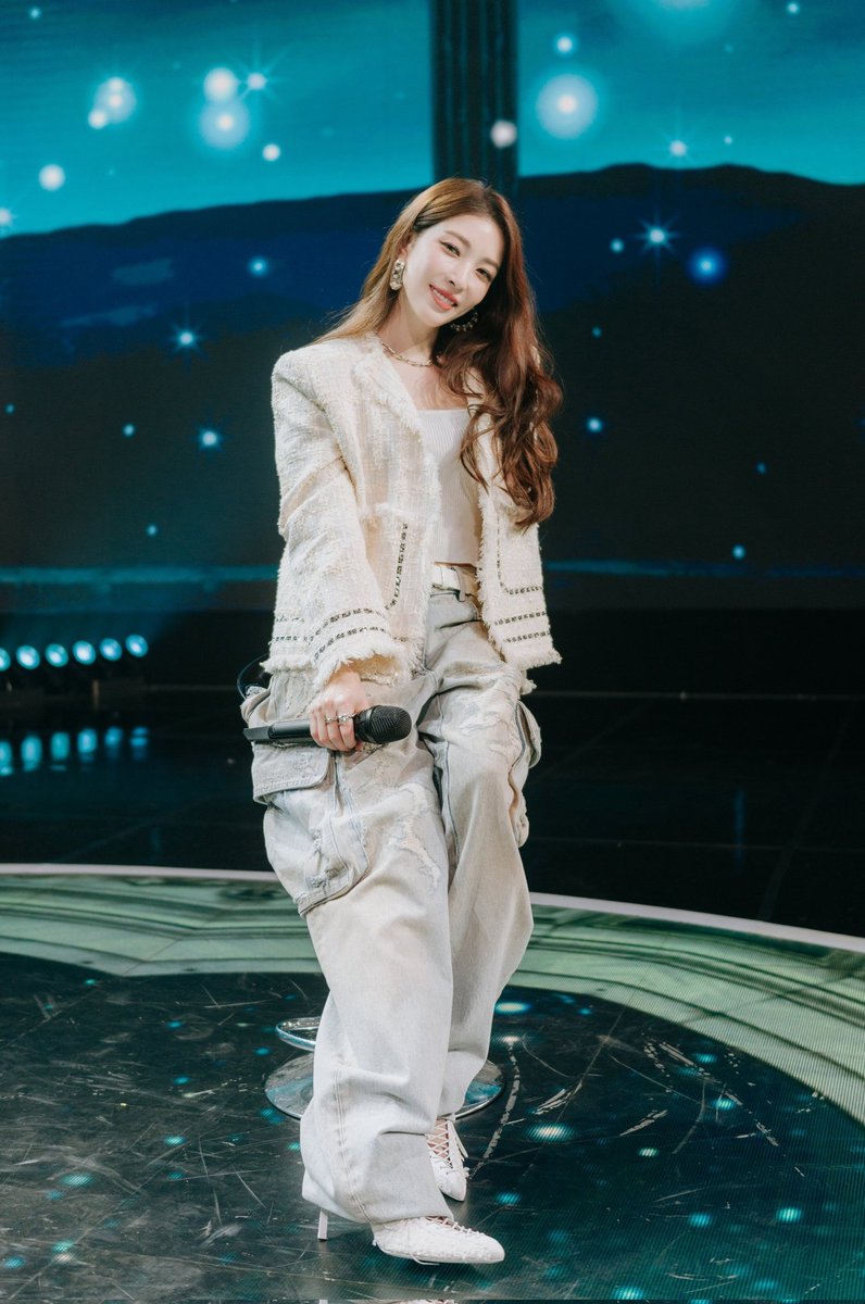 #깊어가는_23주년_영원히함께해_BoA
#23yearswithBoA
우리 보아언니 데뷔 23주년 진심으로 추카추카추💛 입덕이란 단어도 몰랐던 어렸을적 10대때부터 지금까지 점핑이들에게 든든하고 멋진 가수로써 멈추지않고 계속해서 좋은 음악과 좋은 모습 보여줘서 항상 고맙고! 앞으로도 잘 부탁해!