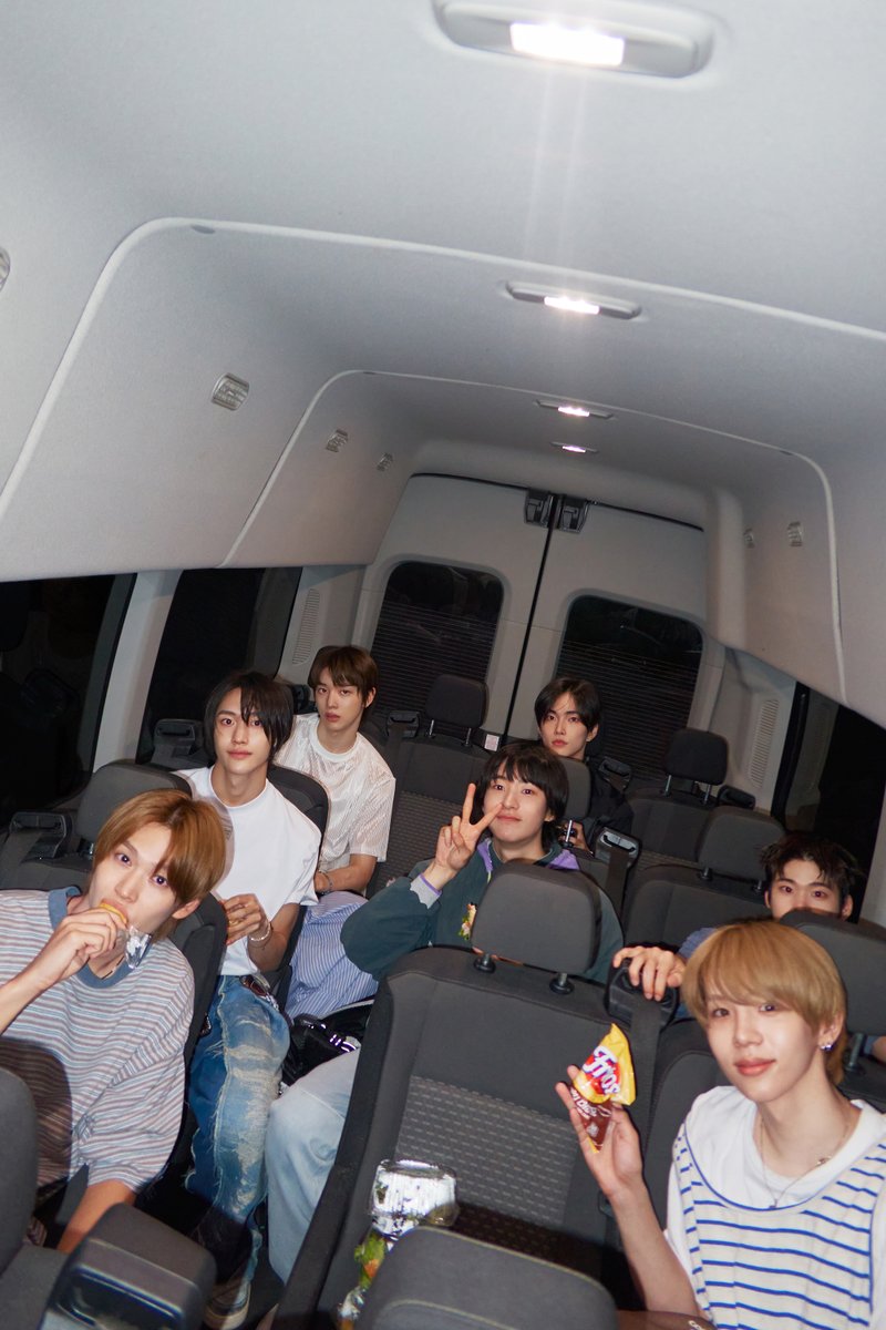 RIIZE_official's tweet image. Our Memories #4

【Get A Guitar - The 1st Single Album】
➫ 2023.09.04 6PM (KST)

💿Pre-save &amp;amp; Pre-order
riize.lnk.to/GetAGuitar

#RIIZE #라이즈
#RISEandREALIZE
#GetAGuitar #RIIZE_GetAGuitar
#Memories