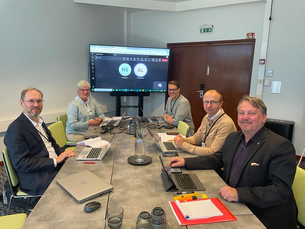 🌳🌲 Tack <a href="/metsakeskus/">Suomen metsäkeskus</a> för givande kumpanträff och goda diskussioner om gemensamma ärenden. På agendan stod de svenskspråkiga tjänsterna, samarbete samt aktuella teman inom skogsbruket. SLC representerades av <a href="/MatsJNylund/">Mats Nylund</a> <a href="/Mats_Holmgard/">Mats Holmgård</a> <a href="/nsjoskog/">Niclas Sjöskog</a> &amp; Anders Lillandt #skogsägarna