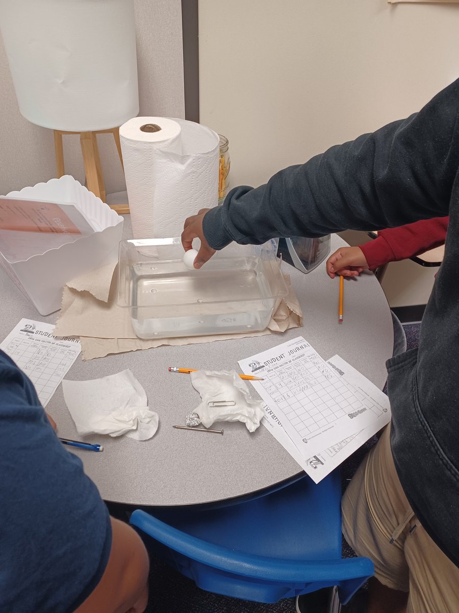fieldkarenlynn's tweet photo. Ms. Hubbard's 5th grade science stations are in full effect @KlentzmanTigers!
#ClassifyingMatter https://t.co/A8L1NPnXpT