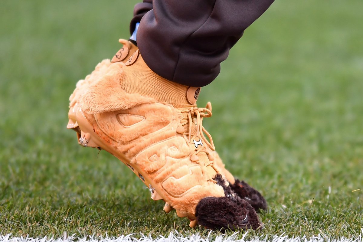 ComplexSneakers's tweet image. .@obj's 2019 cleat rotation was next-level 😤