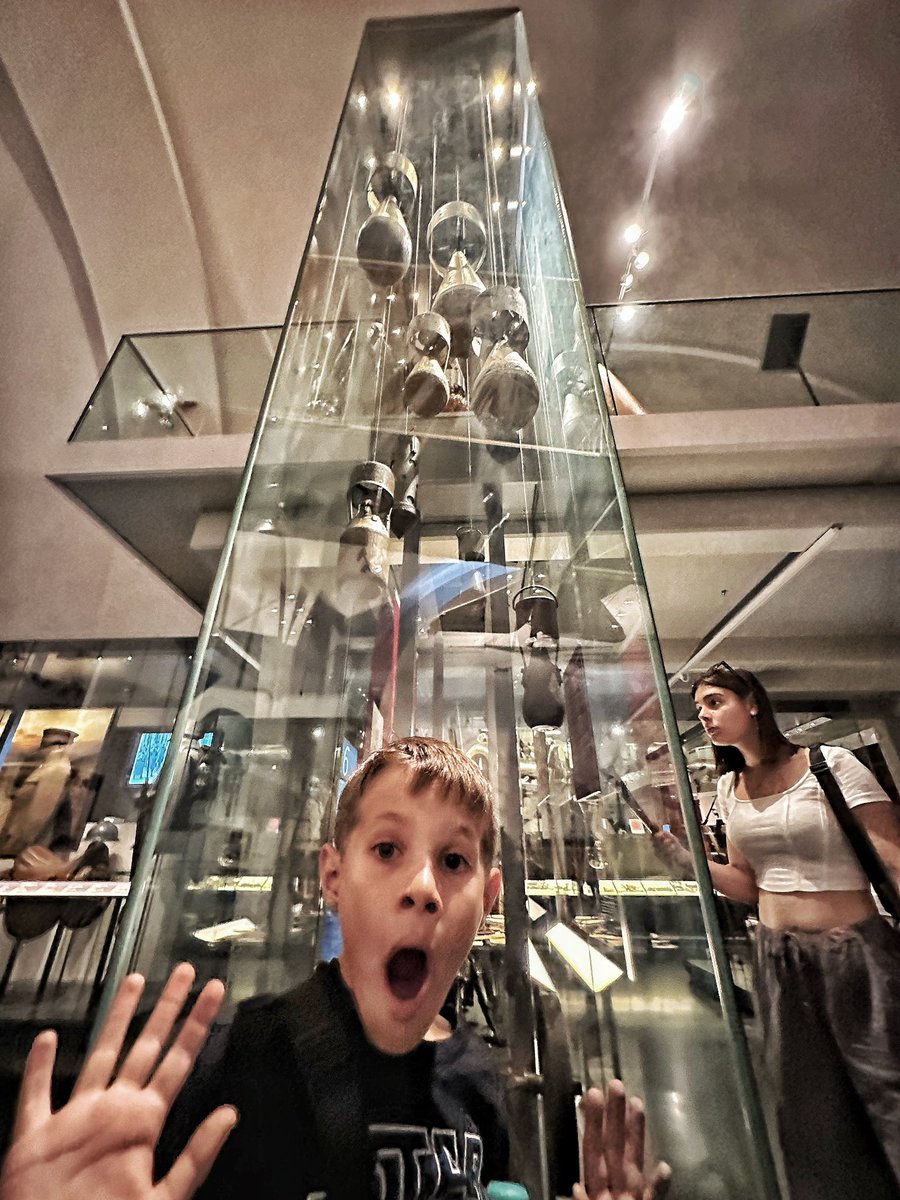 ketche1's tweet photo. Holiday with kids ))) - MilitaryMeseum #Vienne #Austuria https://t.co/iZey7eaGzj