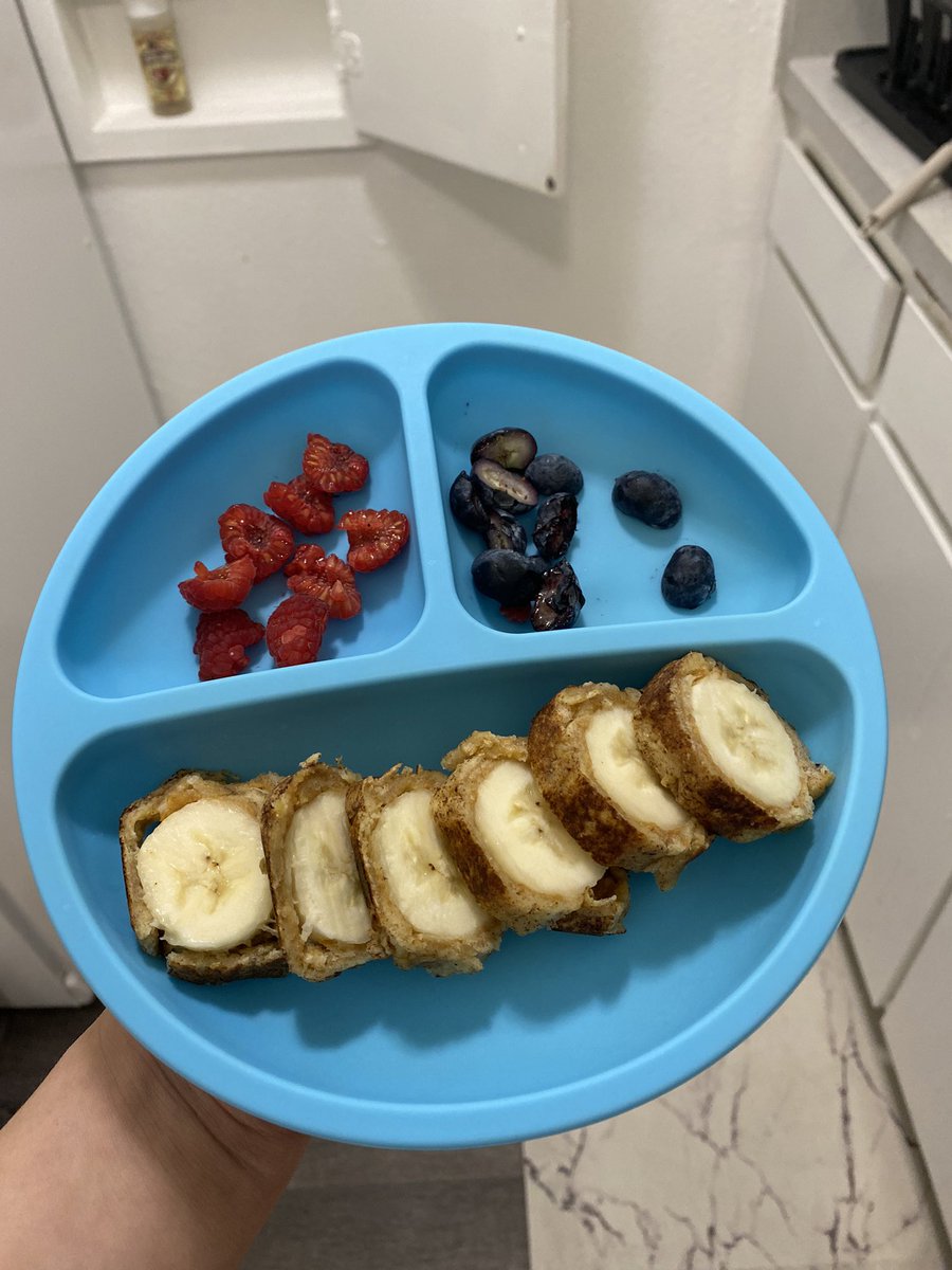xKaymoneyy's tweet photo. Breakfast for Lil Z ✨
- peanut butter banana french toast 
-blueberries ( cut in half ) 
- raspberries ( cut in half ) https://t.co/1MAPb2FNhO