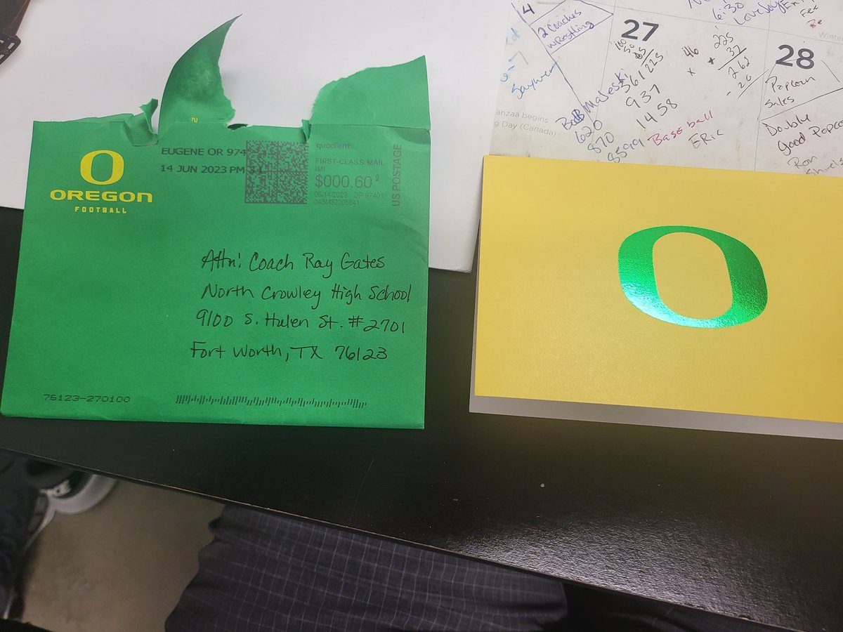 therealraygates's tweet photo. This arrived today from my dog Coach Lock @Locklyn33 #walkoncoach from the University of Oregon. He truly is one of the most genuine people you will ever meet. Every morning he sends me a scripture of the day! Just want to tell you, I appreciate you! God bless!!! https://t.co/PJE0I0iEkt