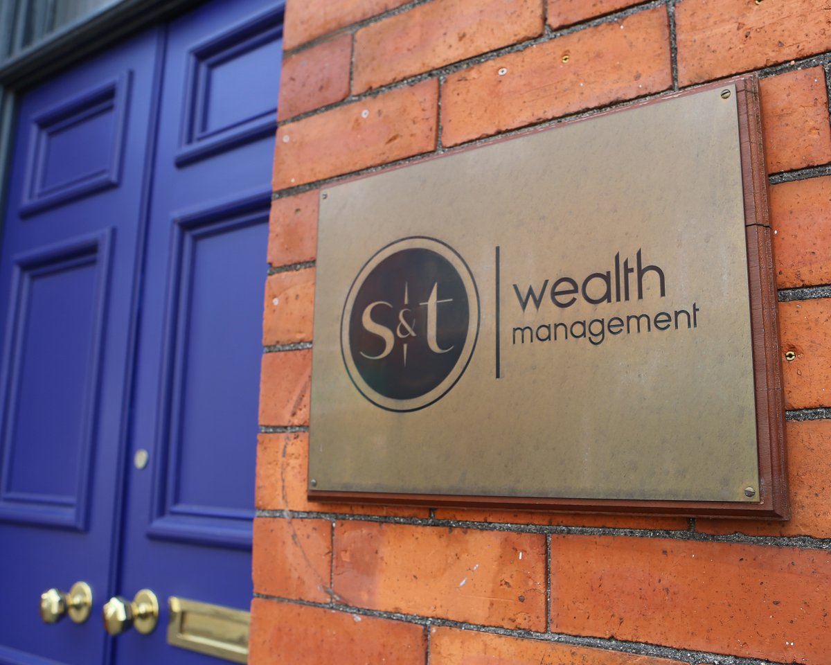 sandtwealth's tweet photo. We recently welcomed Emily Ruth Photography back into the office to capture working life here at S&amp;T. We are so pleased with the result of her work and would highly recommend her services to anyone looking for a personable and talented photographer, thanks Emily! 📷👏 https://t.co/lVsiC8tSCH