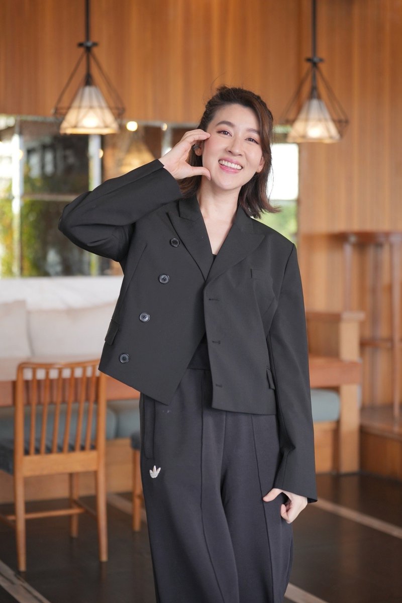 CheerNy14's tweet image. Let's start The (new) Chapter.
Ep.แรกก็สร้างตำนานกันแล้ววว!! แขกคนแรกพลังงานเยอะมากครัช @thumbntk 😆
 เชิญชมมม ที่ #TheChapter #Wedo