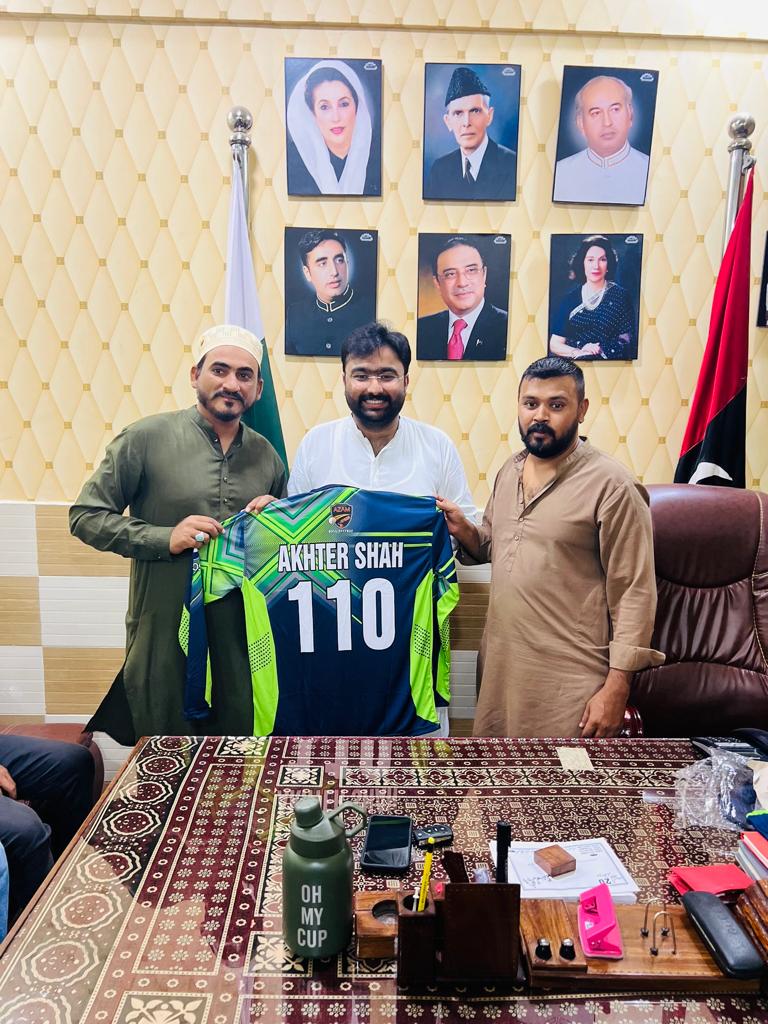 TeamAsfand's tweet photo. پاکستان پیپلزپارٹی سپاف ڈویژن حیدرآباد کے جنرل سیکریٹری و چیئرمین UC-28 محترم اسفند مری کا کھیل کی سرگرمیوں کو پرموٹ کرنے کے لیے احسن اقدام

محترم اسفند مری نے UC-28 کی کرکٹ ٹیم کو اسپانسر کیا اور ذاتی خرچہ پر نوجوانوں کو کرکٹ کٹ، بیٹ، گیندیں و دیگر ضروری اشیاء بھی فراہم کیں۔ https://t.co/DOGY6x0SuG