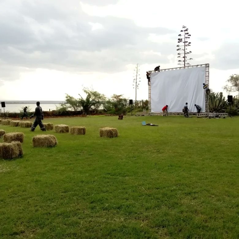 manyattascreens's tweet photo. Our screen is up. Hay bales arranged and soon to be covered with blankets. 

See you soon 😊
#ManyattaScreenings #Elementaita #EastAfricanShorts #BuildingAfricanAudiences https://t.co/RK9PiBcBlq