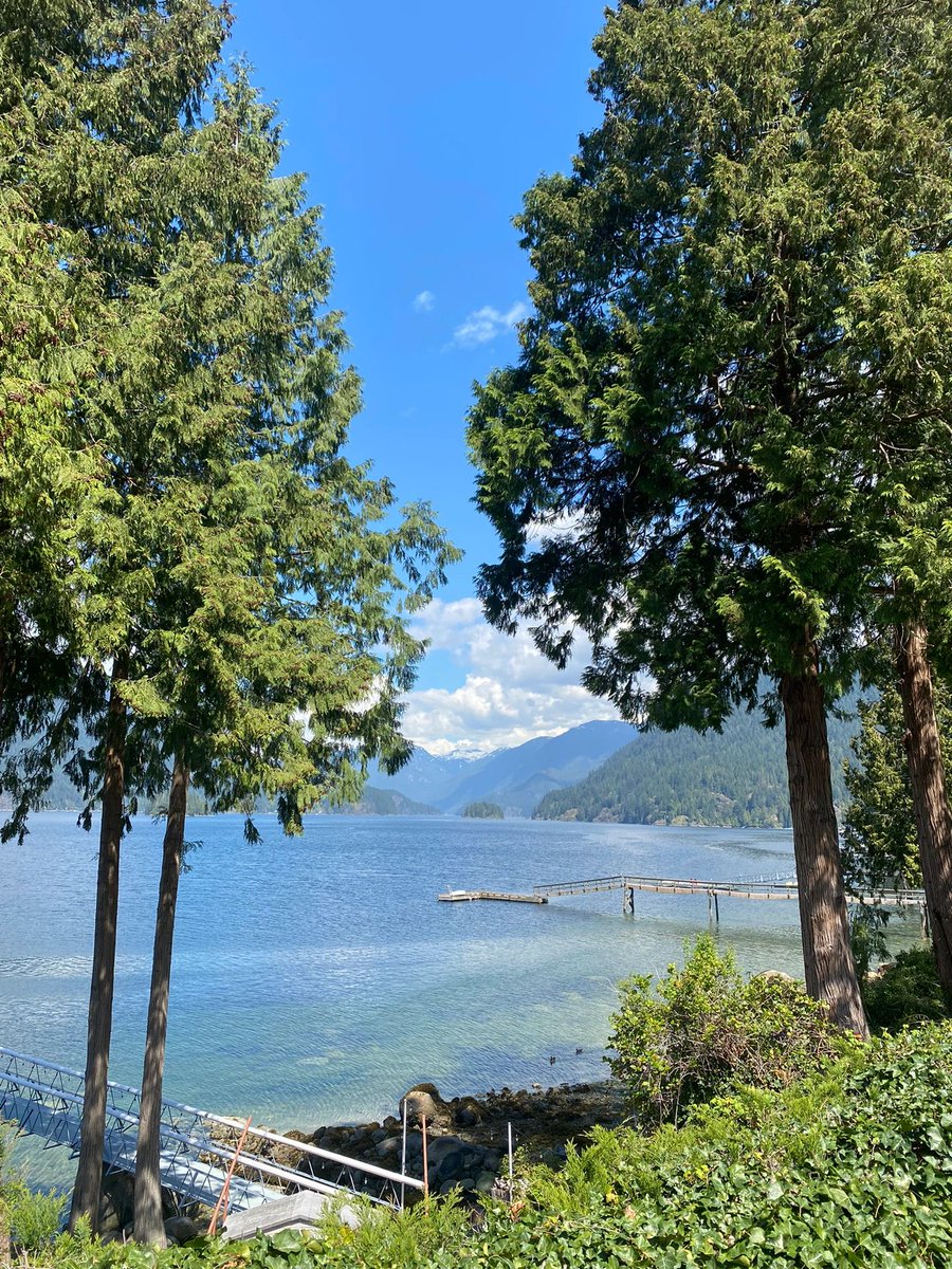 dasiesanchez's tweet photo. It's less crowded. It's a better time to go to the Sassmat lake than in summer😊 https://t.co/6u2AMs6ELz
