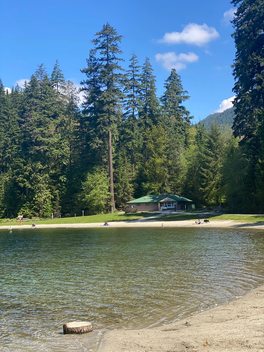 dasiesanchez's tweet photo. It's less crowded. It's a better time to go to the Sassmat lake than in summer😊 https://t.co/6u2AMs6ELz