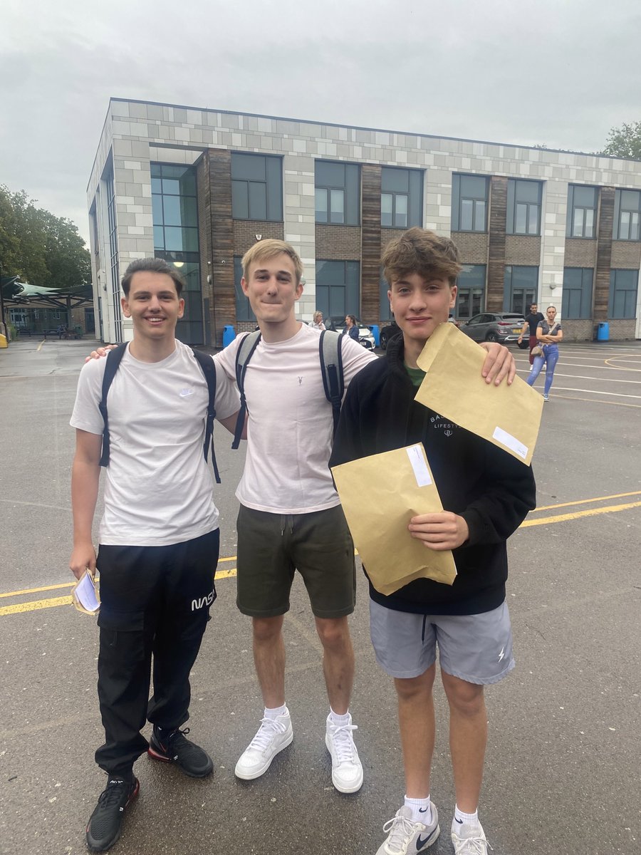 Well done to Emelia & Mario who enjoyed celebrating their results today with friends! Emelia achieved 9,8,8,8,8,8,7,7,7,4 and Mario achieved 9,9,9,9,8,8,7,6,6,5. They are both joining us @Chiswick6thForm for their A-levels #GCSEResults2023 #AmbitiousAndProud